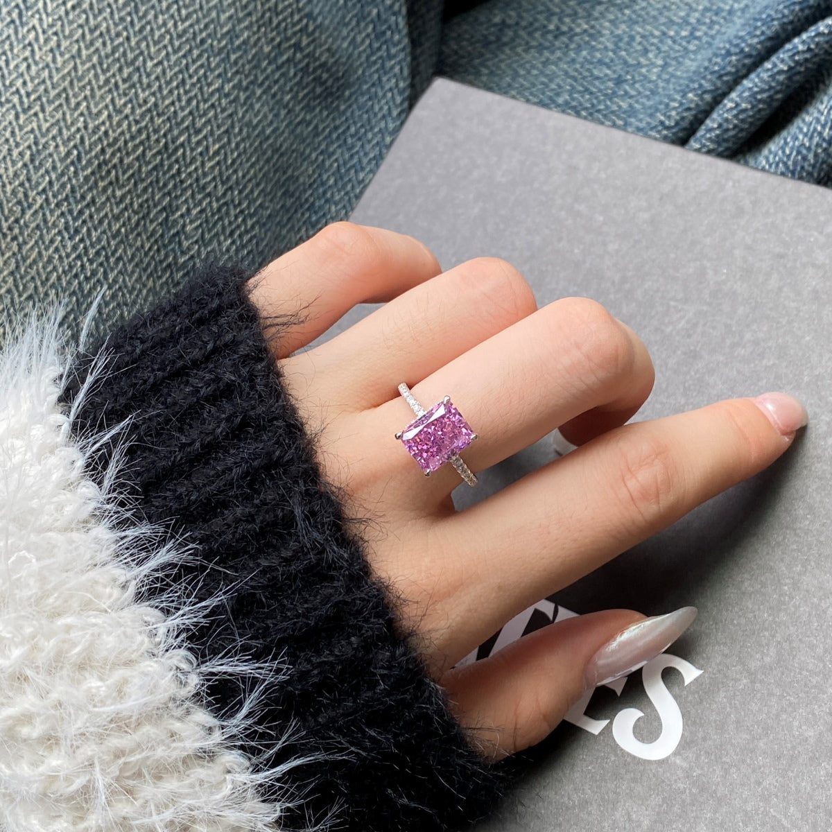[Kincade Jewelry] Bague de fiançailles luxueuse de 4,0 carats