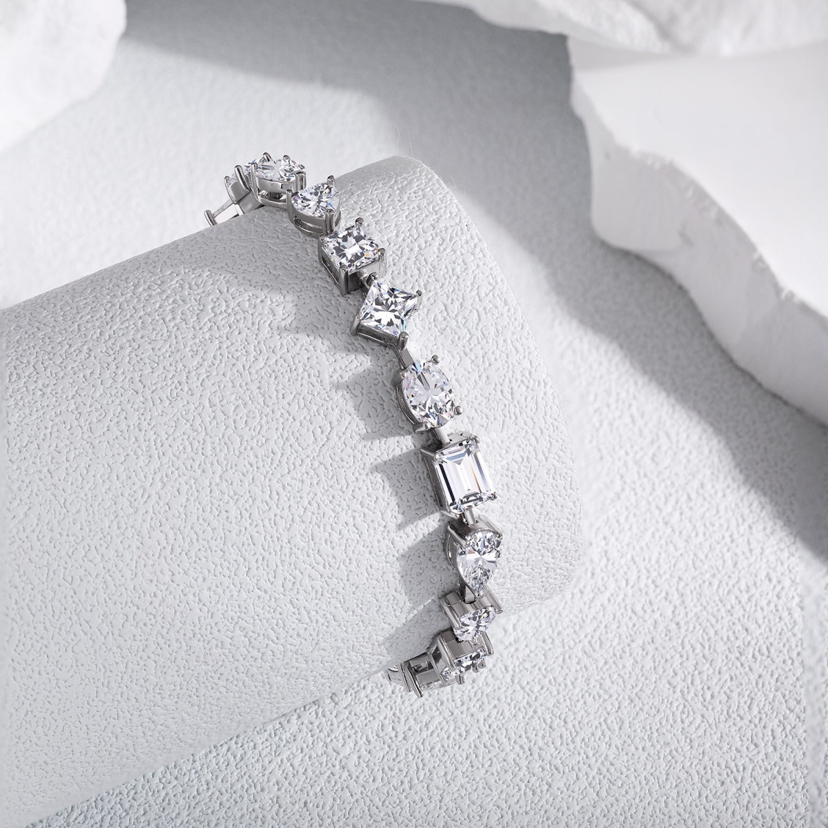 [Kincade Jewelrys] Bracelet quotidien unique et exquis à plusieurs coupes