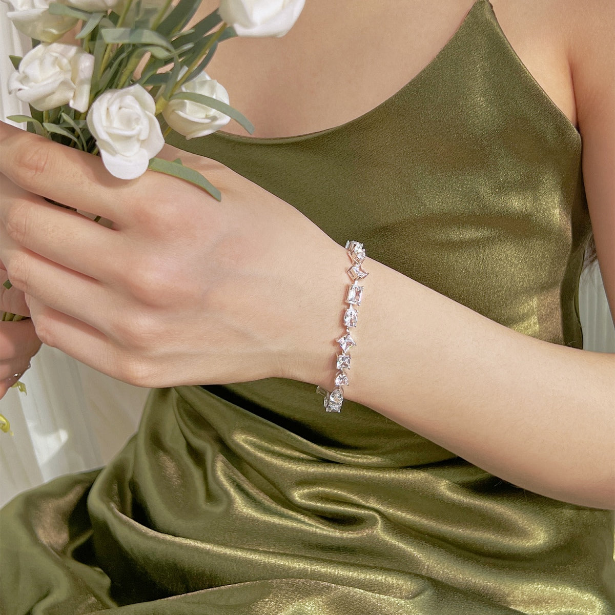 [Kincade Jewelrys] Bracelet quotidien unique et exquis à plusieurs coupes