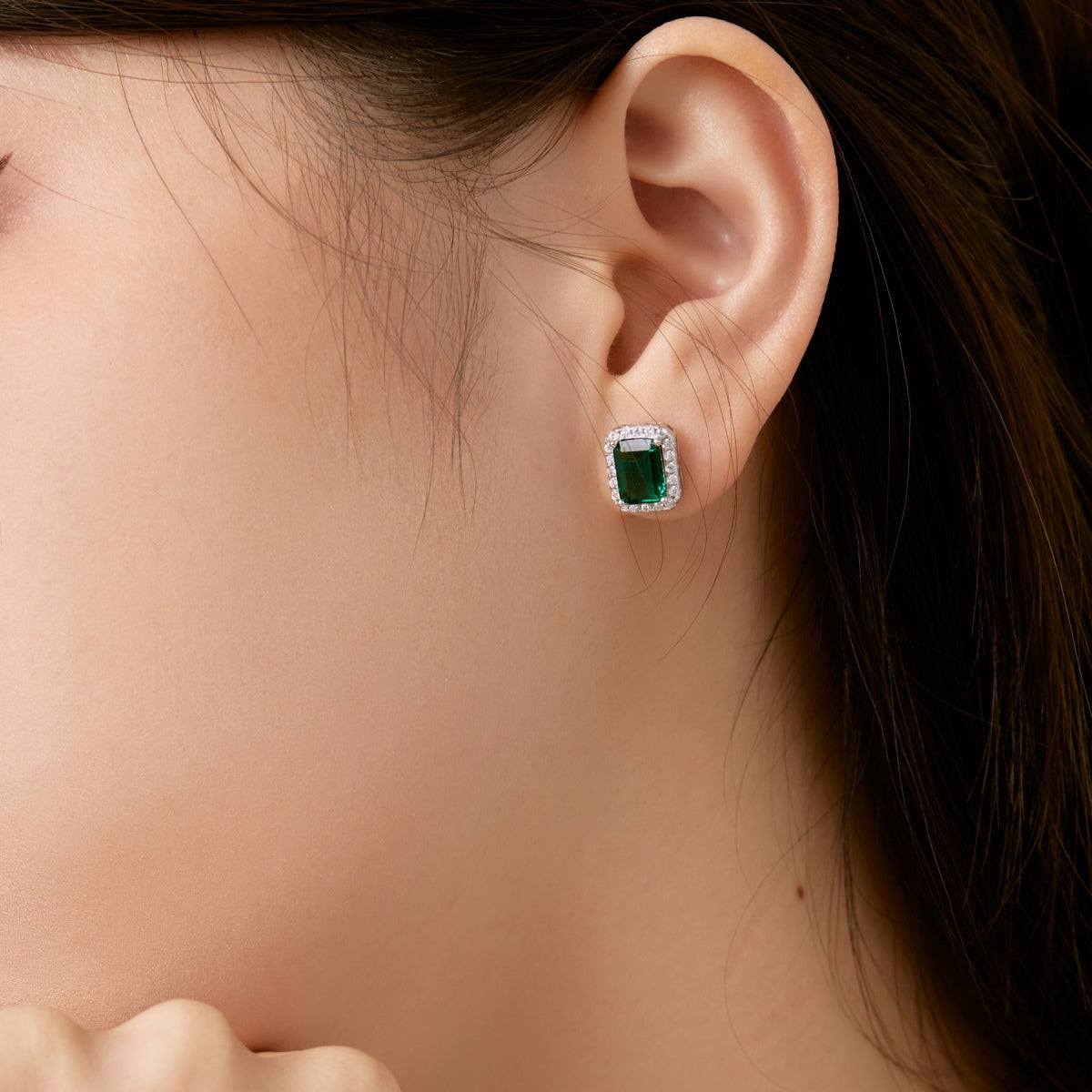 [Kincade Jewelry] Boucles d'oreilles de banquet luxueuses et délicates en taille émeraude