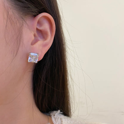[Kincade Jewelrys] Boucles d'oreilles délicates de forme carrée