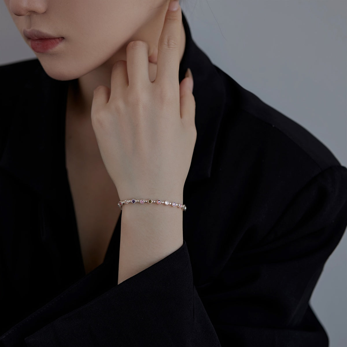 [Kincade Jewelrys] Bracelet de fête scintillant et exquis à coupe ronde
