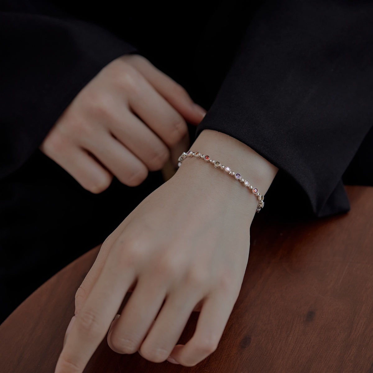 [Kincade Jewelrys] Bracelet de fête scintillant et exquis à coupe ronde
