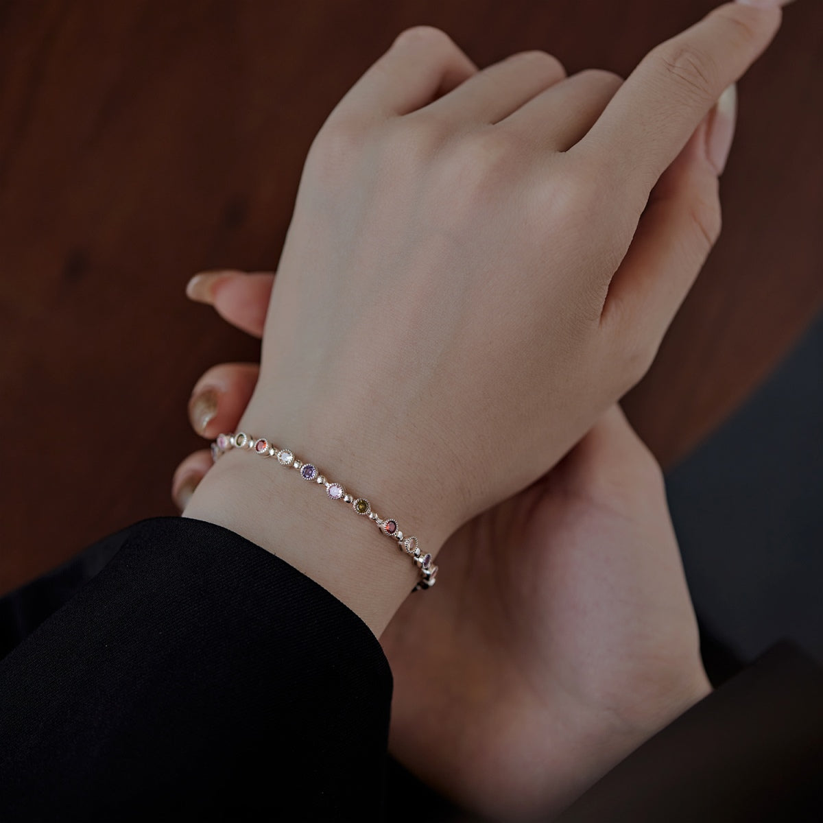[Kincade Jewelrys] Bracelet de fête scintillant et exquis à coupe ronde