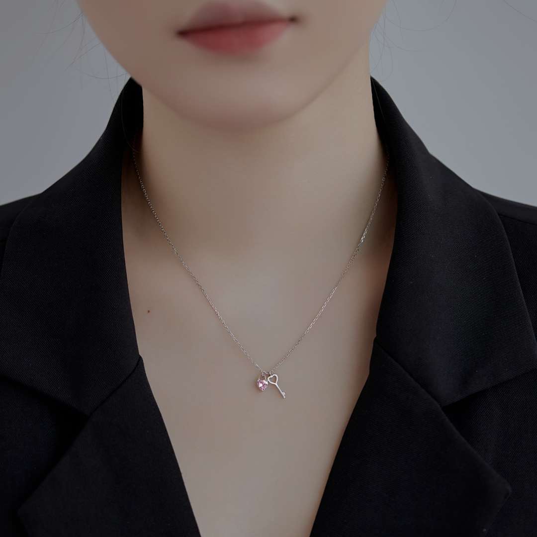 [Kincade Jewelrys]Unique Heart Shape Key Pendent Necklace