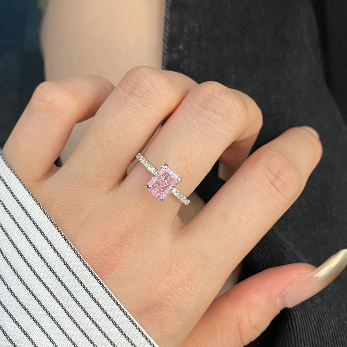 [Kincade Jewelry] Bague de fête scintillante et éclatante de 2,0 carats