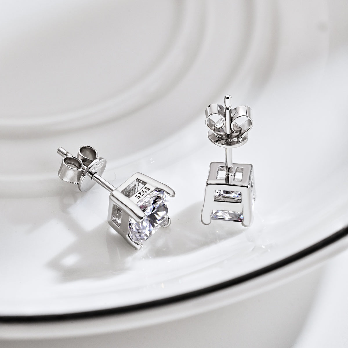 [Kincade Jewelry] Boucles d'oreilles de mariage taille princesse radiante de 1,0 carat