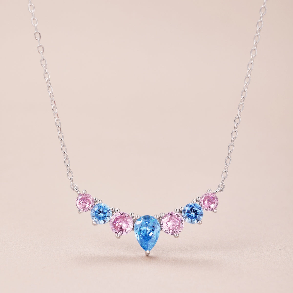 [Kincade Jewelrys] Collier délicat en forme de cœur coloré
