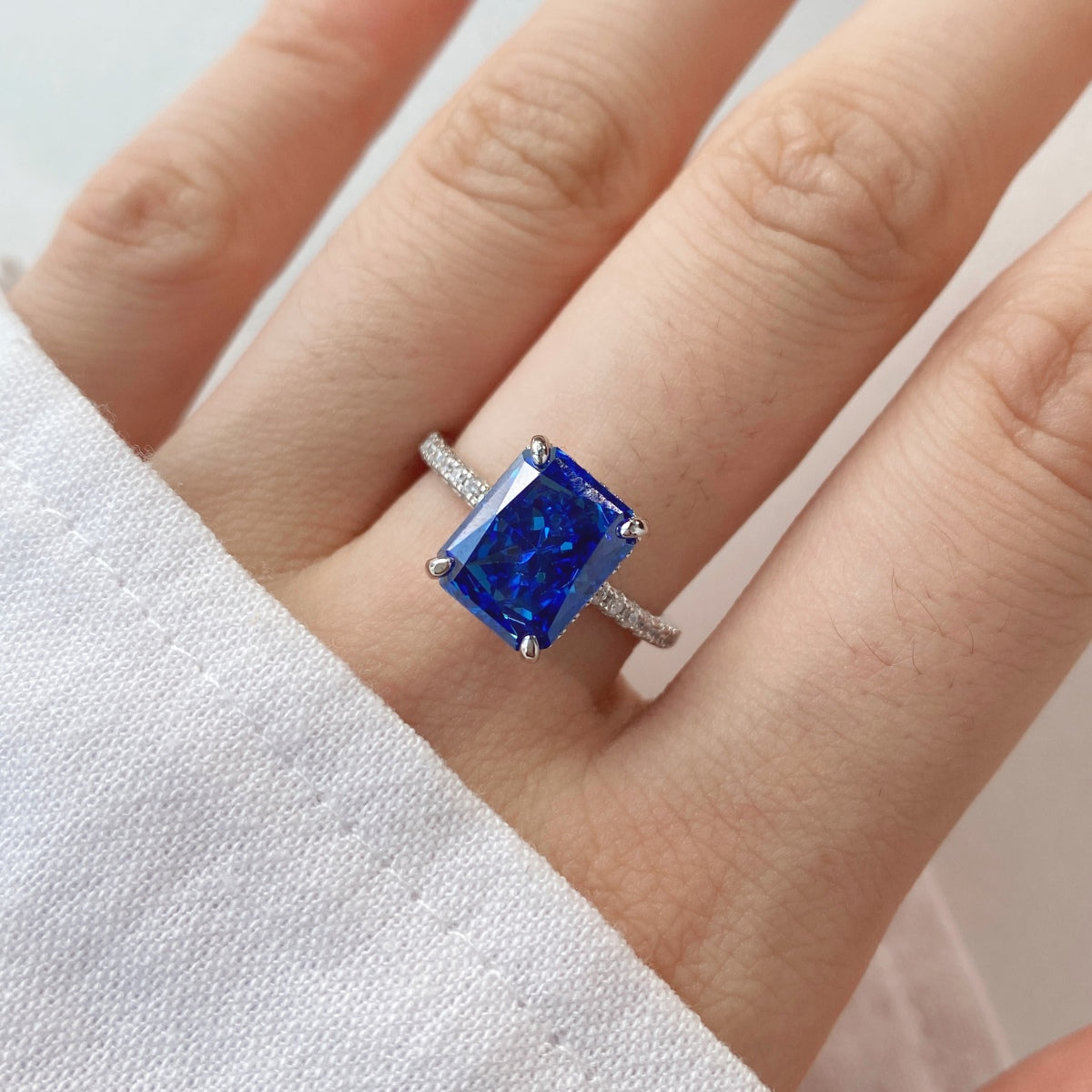 [Kincade Jewelry] Bague de fiançailles luxueuse de 4,0 carats