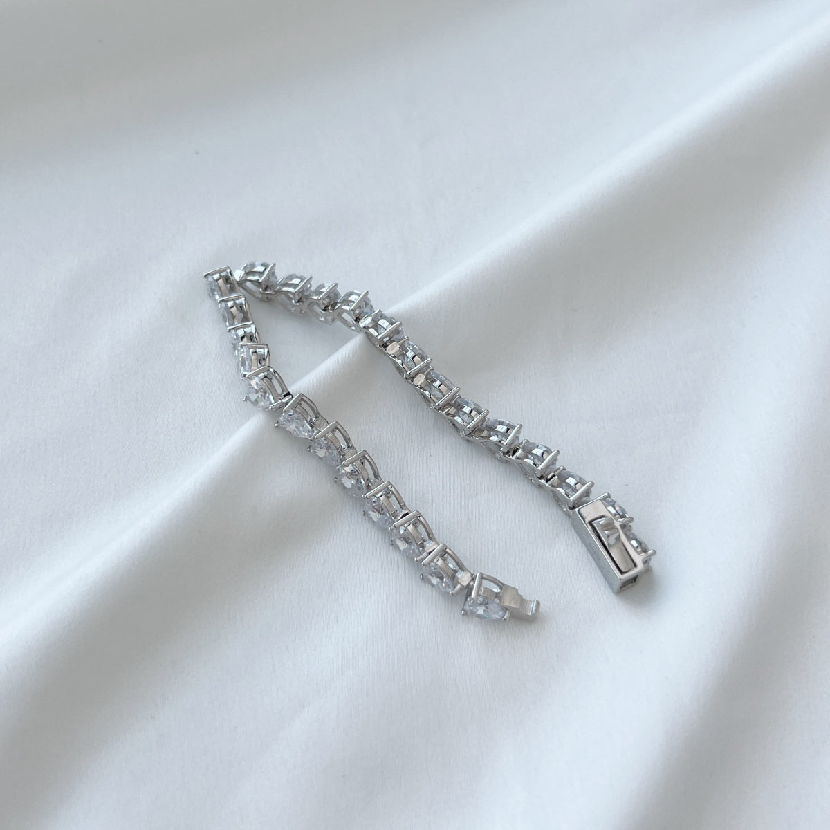 [Kincade Jewelrys] Bracelet élégant et romantique en forme de cœur de 0,75 carat