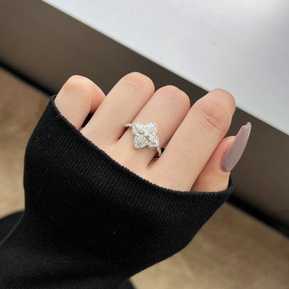 [Kincade Jewelry] Bague de banquet luxueuse en forme de fleur colorée