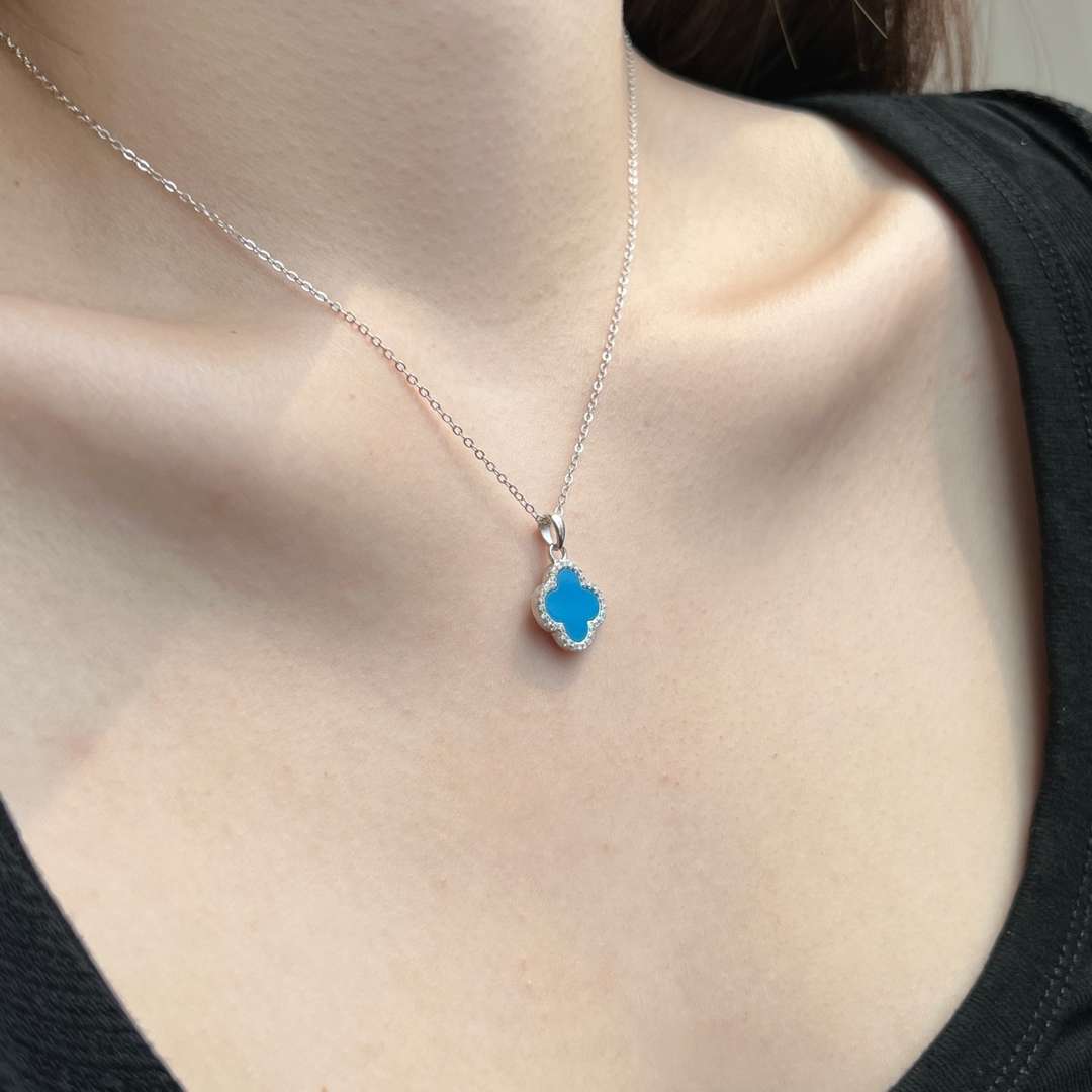 [Kincade Jewelrys] Collier délicat en forme de fleur