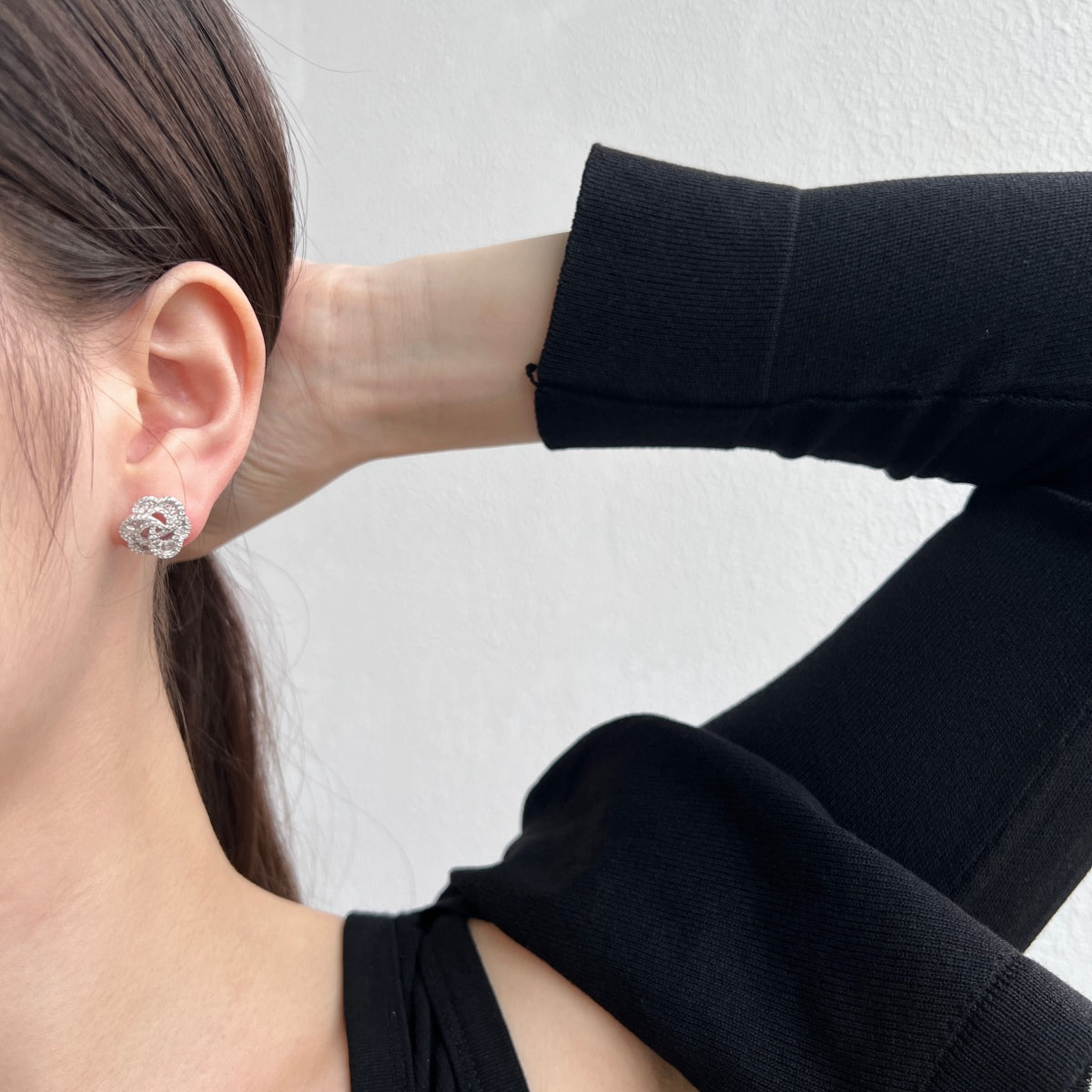 [Kincade Jewelry] Boucles d'oreilles exquises en forme de fleur pour un usage quotidien