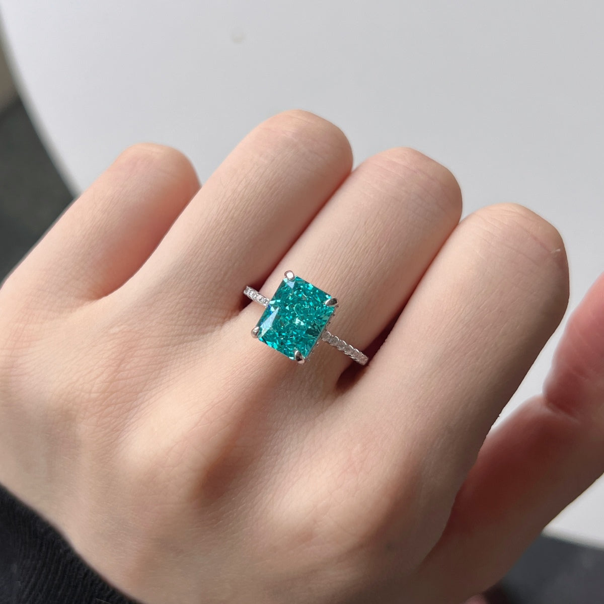 [Kincade Jewelry] Bague de fiançailles luxueuse de 4,0 carats