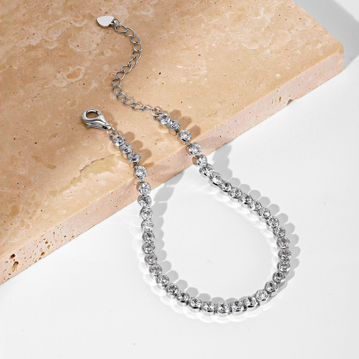 [Kincade Jewelrys] Bracelet quotidien éblouissant à taille ronde scintillante