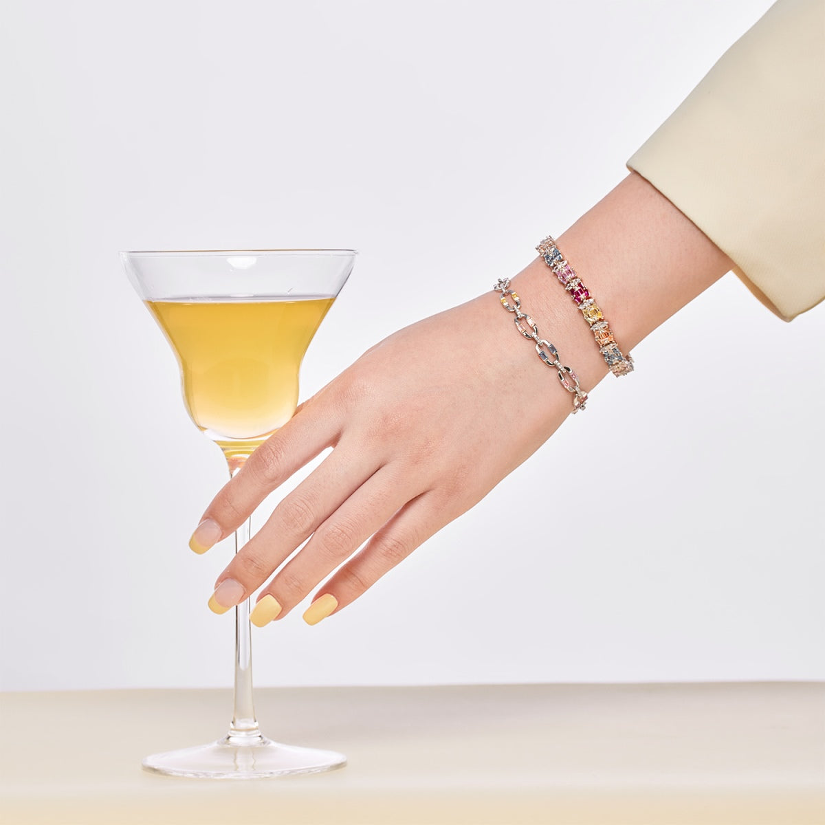 [Kincade Jewelrys] Bracelet de fête délicat et coloré à plusieurs coupes