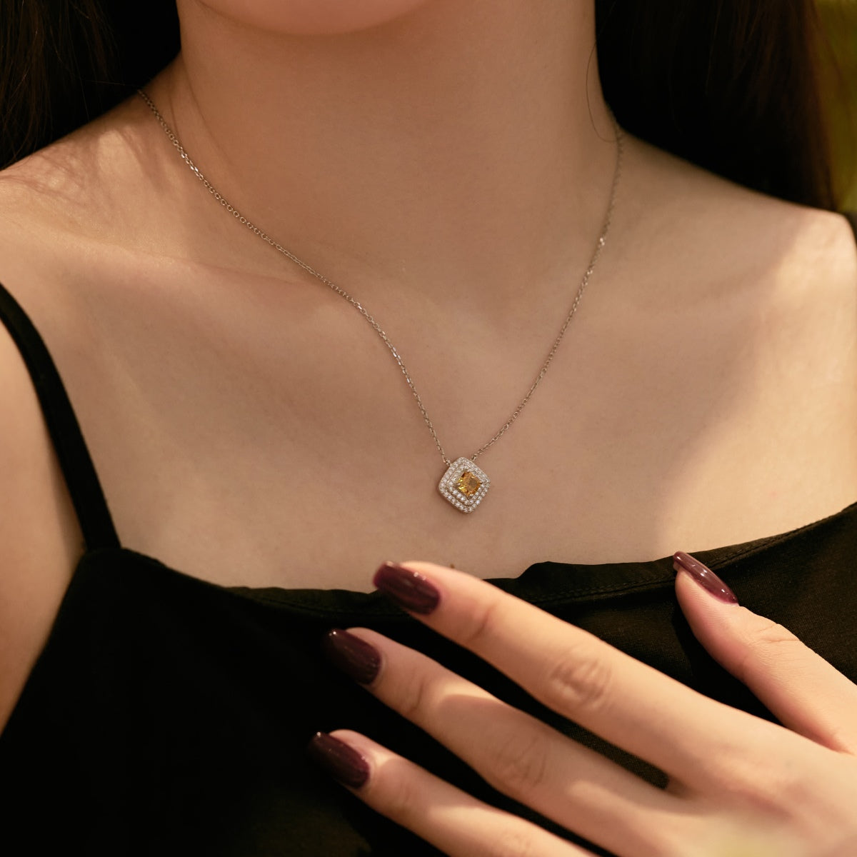 [Kincade Jewelrys] Collier scintillant en taille Asscher