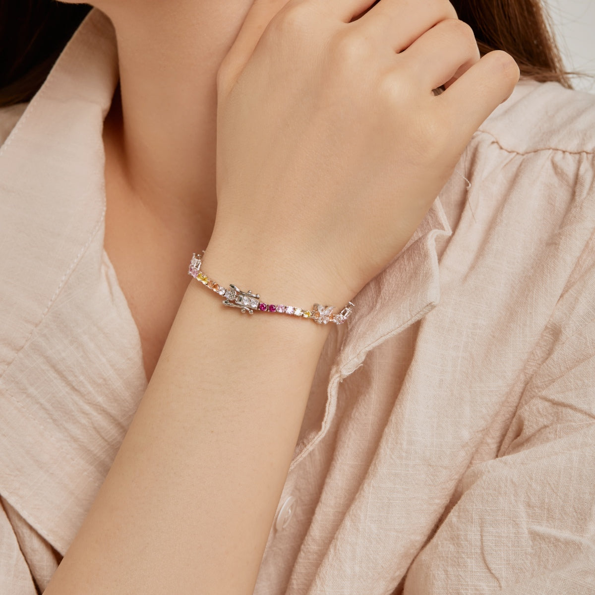 [Kincade Jewelrys] Bracelet rond en forme de papillon coloré et orné