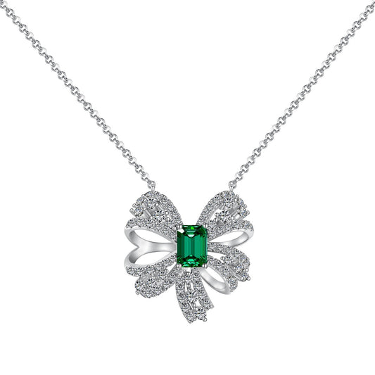 [Kincade Jewelrys] Lujoso collar con corte esmeralda y forma de flor