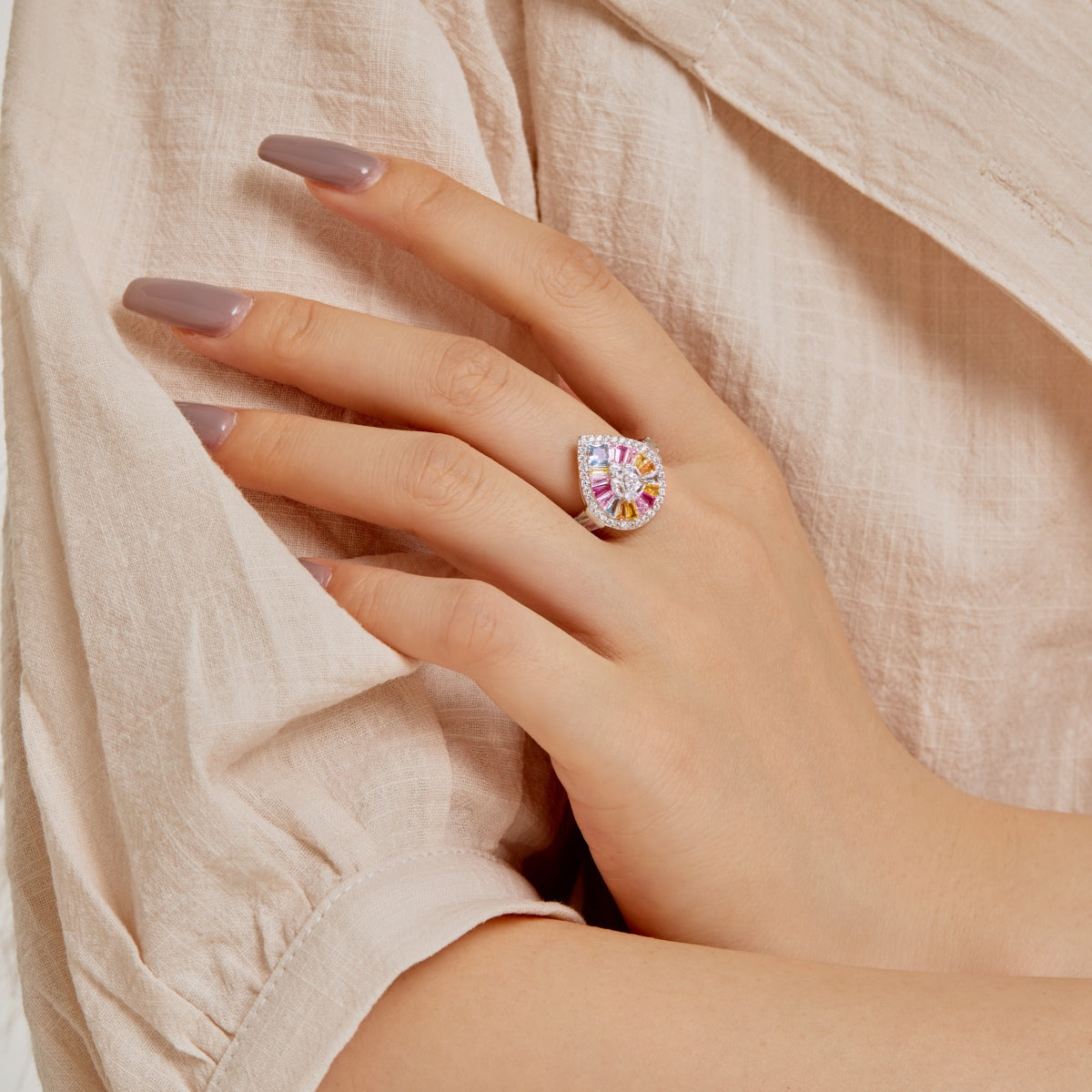 [Kincade Jewelrys] Bague de banquet élégante et colorée en forme de goutte d'eau