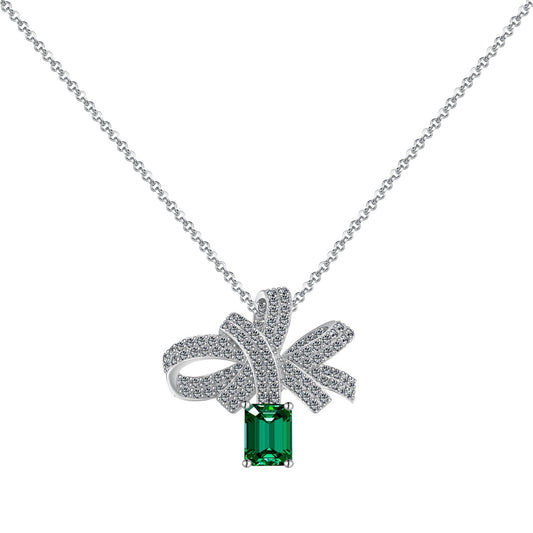 [Kincade Jewelrys] Lujoso collar con corte esmeralda y forma de flor