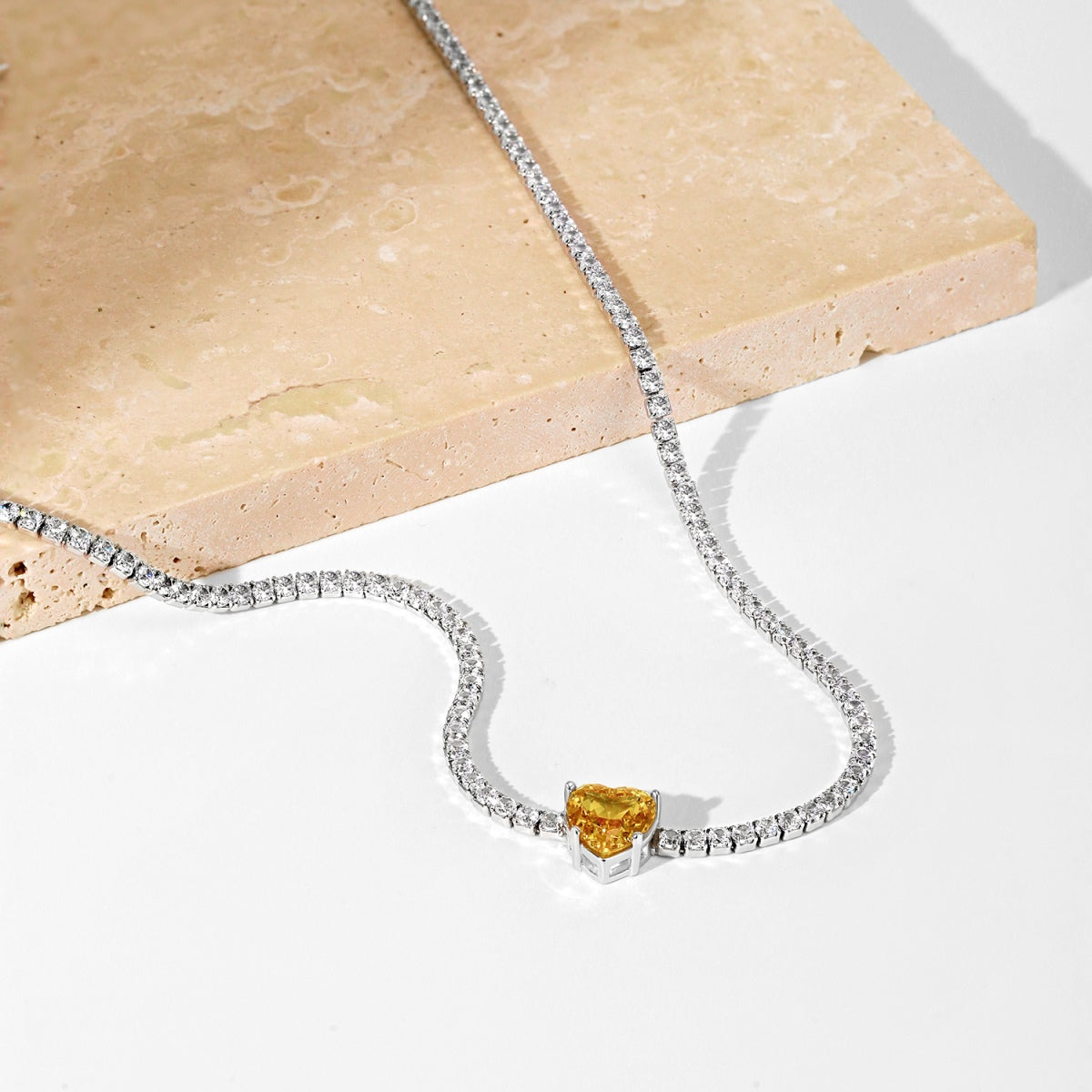 [Kincade Jewelrys] Collier en forme de cœur scintillant de 2,0 carats