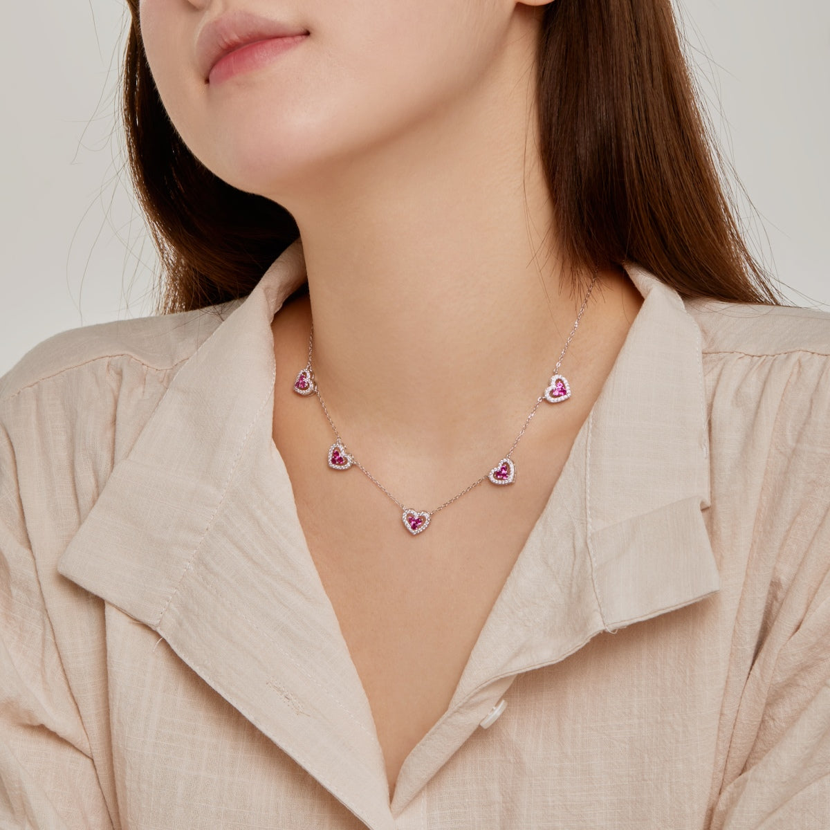 [Kincade Jewelrys] Collier scintillant à cinq cœurs