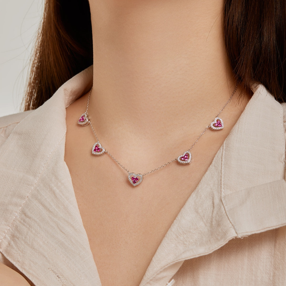 [Kincade Jewelrys] Collier scintillant à cinq cœurs