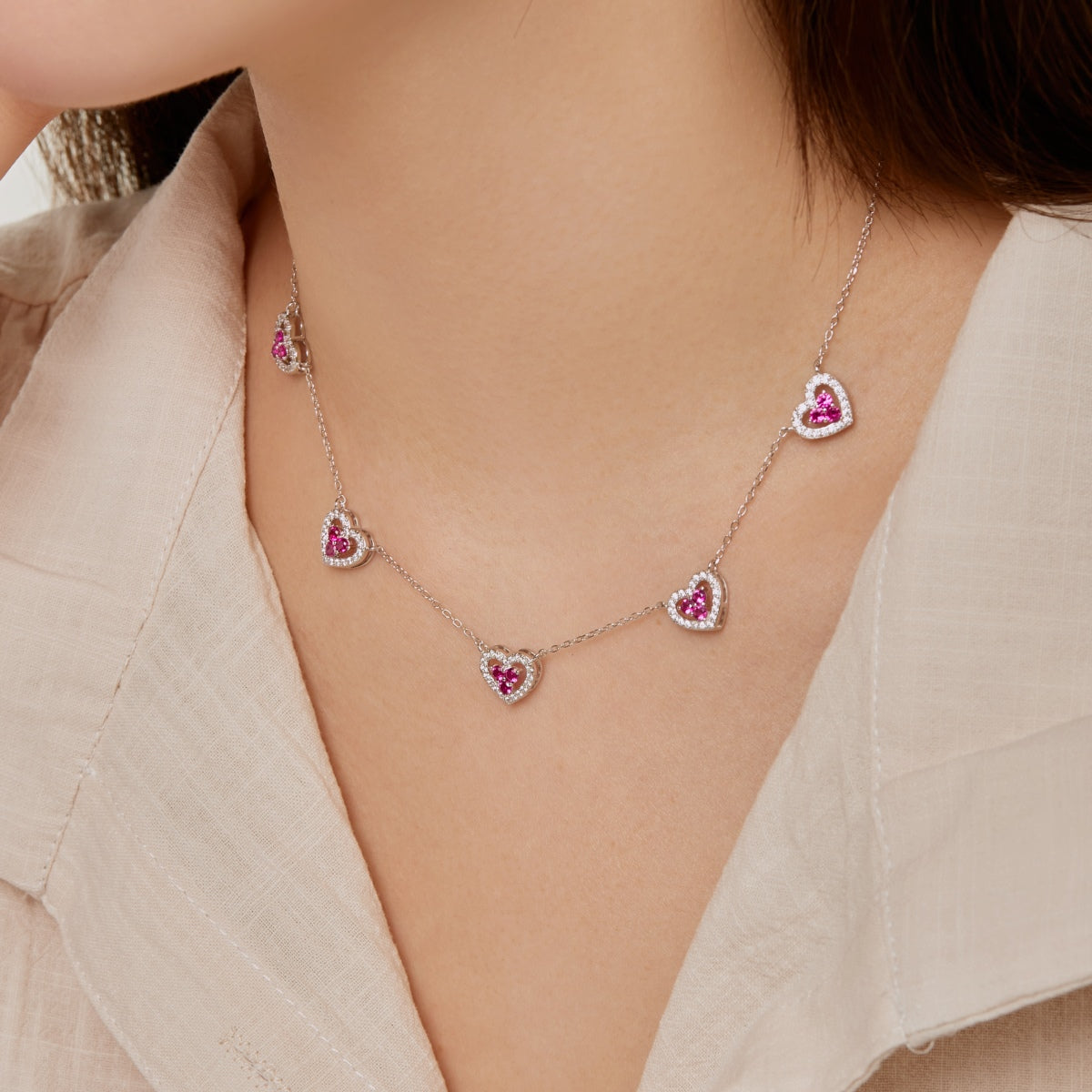 [Kincade Jewelrys] Collier scintillant à cinq cœurs