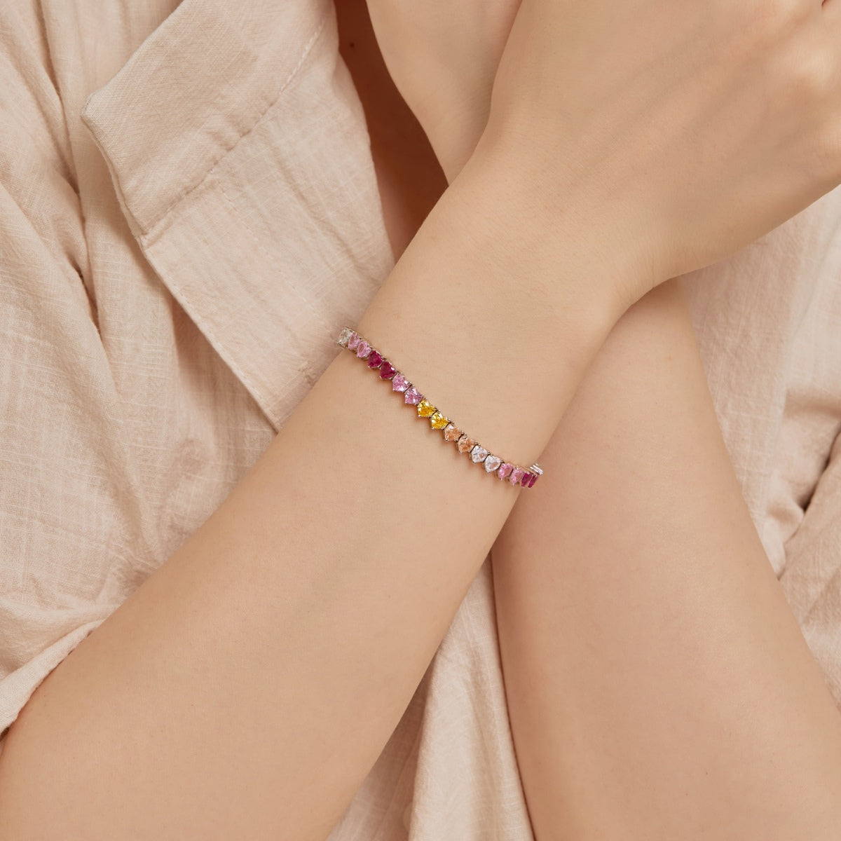 [Kincade Jewelrys] Bracelet romantique luxueux en forme de cœur coloré