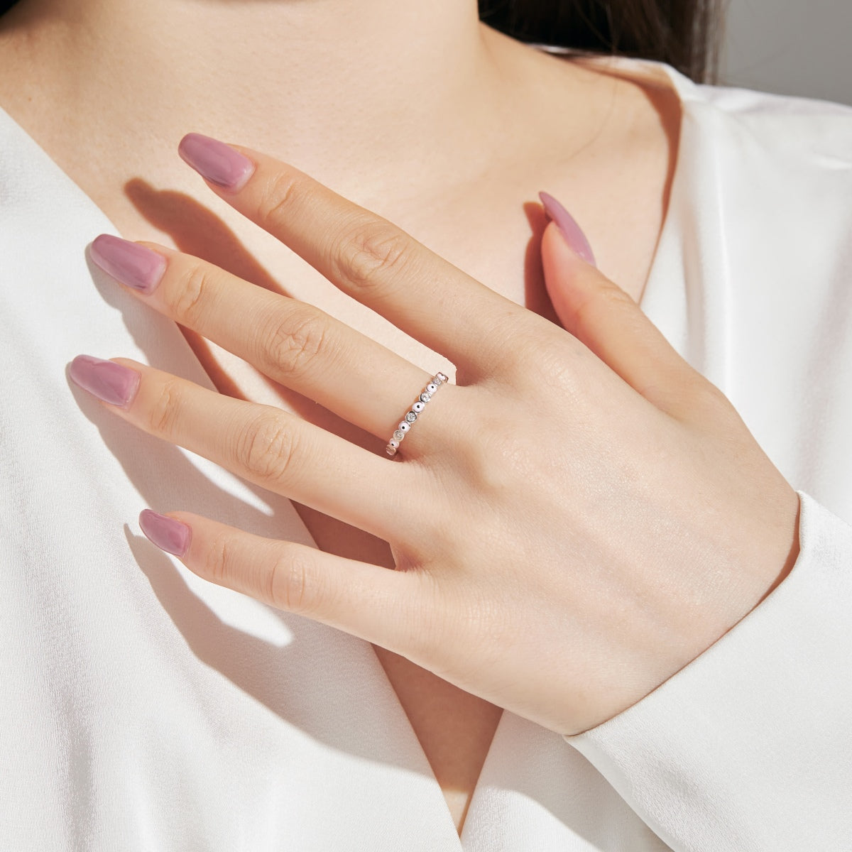 [Kincade Jewelrys] Bague ronde scintillante et vibrante pour un usage quotidien