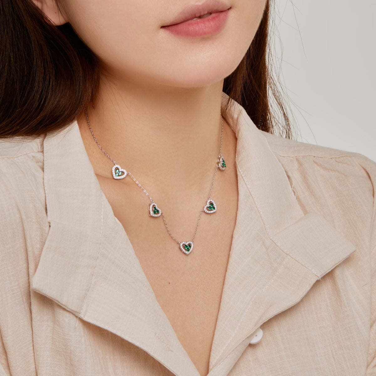 [Kincade Jewelrys] Collier scintillant à cinq cœurs