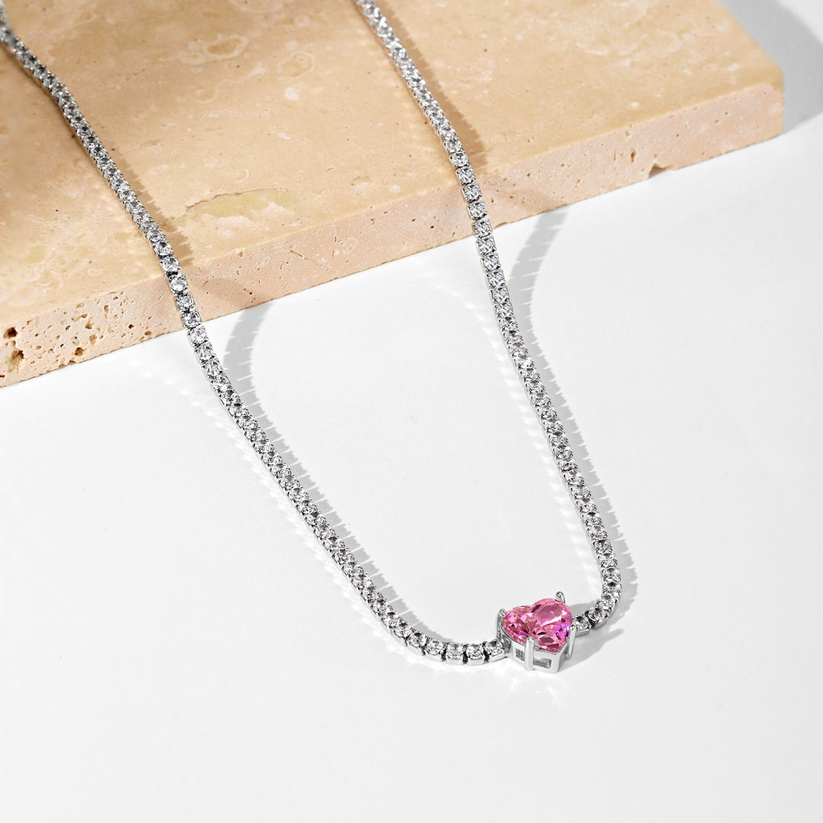 [Kincade Jewelrys] Collier en forme de cœur scintillant de 2,0 carats