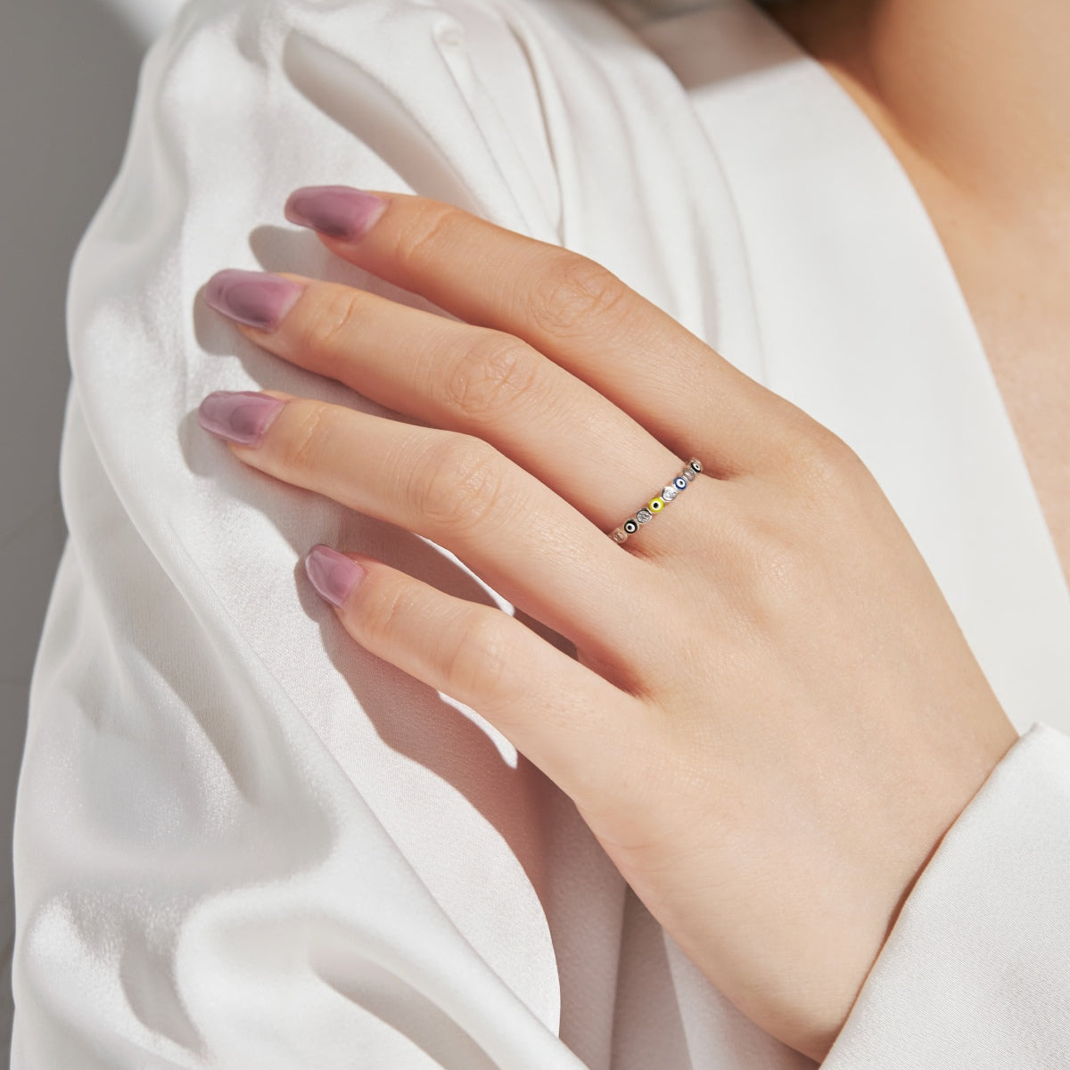 [Kincade Jewelrys] Bague ronde scintillante et vibrante pour un usage quotidien