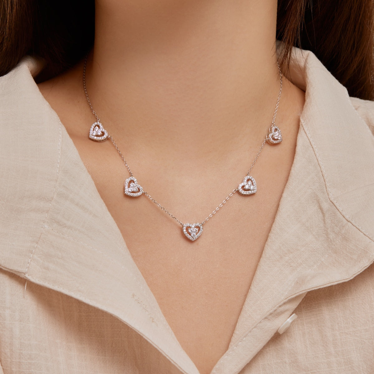 [Kincade Jewelrys] Collier scintillant à cinq cœurs