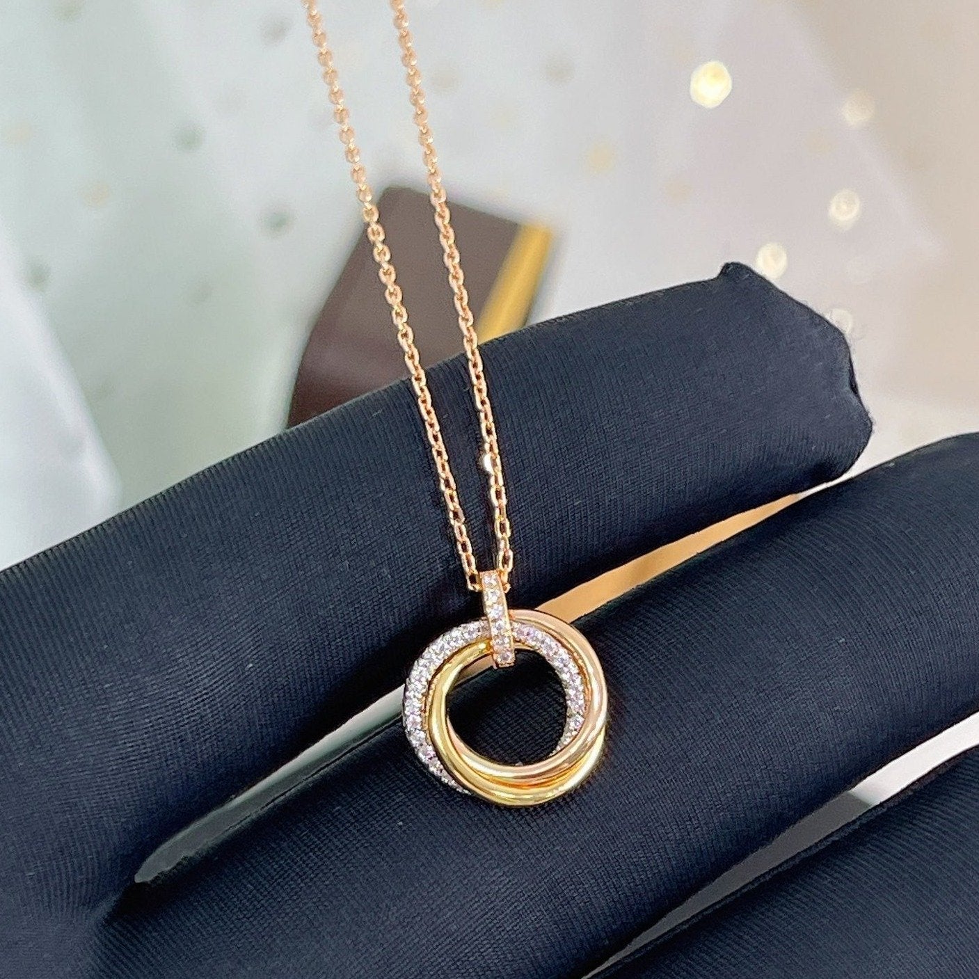 [Kincade Jewelrys]TRINITY NECKLACE SILVER GOLD PINK GOLD DIAMONDS