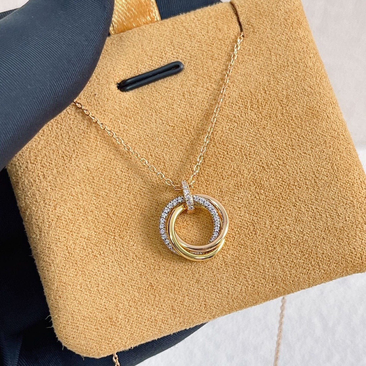 [Kincade Jewelrys]TRINITY NECKLACE SILVER GOLD PINK GOLD DIAMONDS