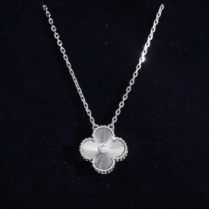 [Kincade Jewelrys] COLLIER LASER DIAMANT CLOVER 15 MM ARGENT