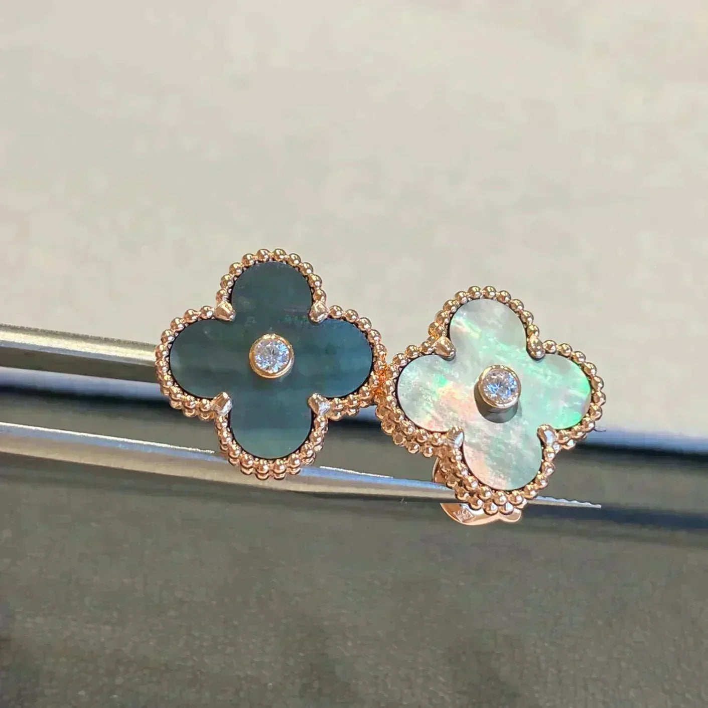 [Kincade Jewelrys]Boucles d'oreilles Clover Medium 1 Motifs Gris Mop Diamant