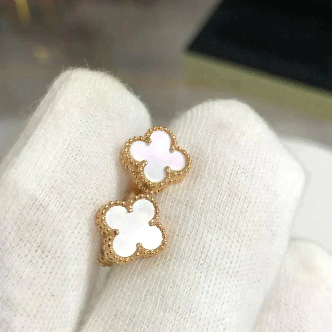 [Kincade Jewelrys]Boucles d'oreilles mini CLOVER 9,5 mm en nacre blanche