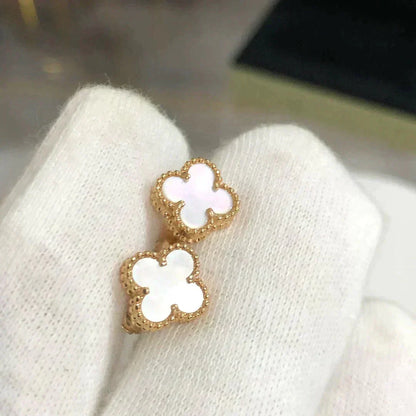 [Kincade Jewelrys]Boucles d'oreilles mini CLOVER 9,5 mm en nacre blanche