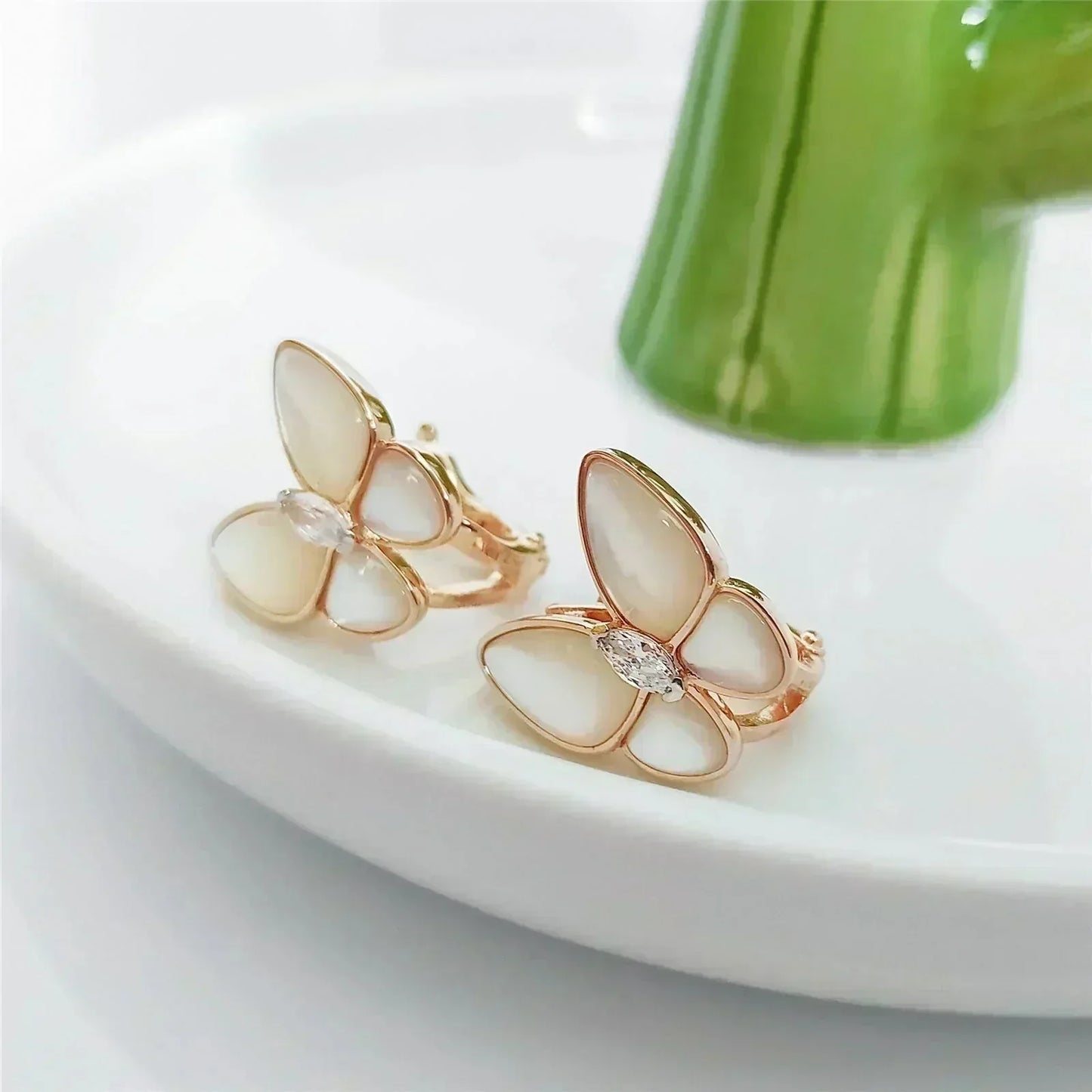 [Kincade Jewelrys]BUTTERFLY MOP DIAMOND EARRINGS