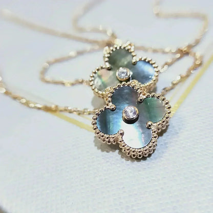 [Kincade Jewelrys] COLLIER CLOVER 15 MM DIAMANT ET NACRE GRISE