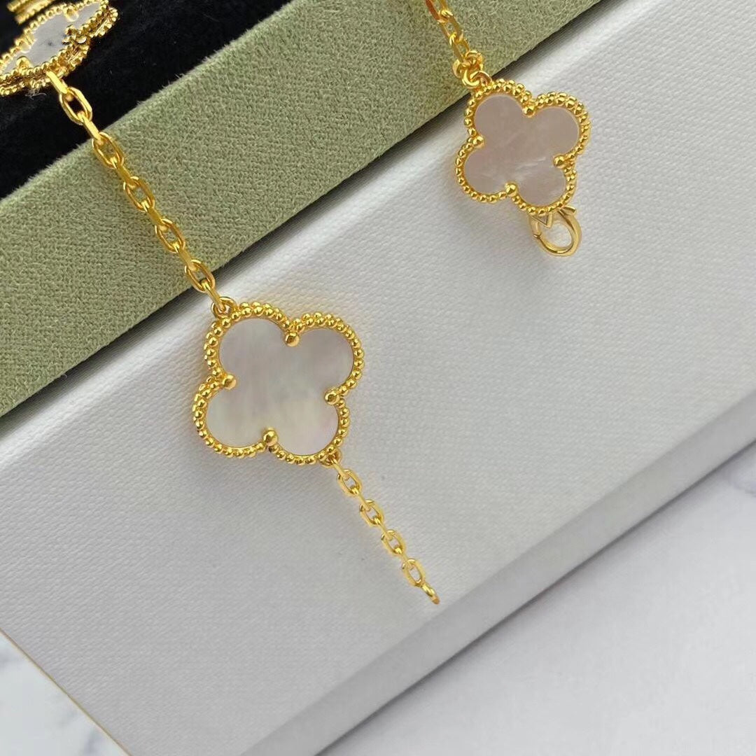 [Kincade Jewelrys] Bracelet en or avec nacre et trèfle magique, 5 motifs