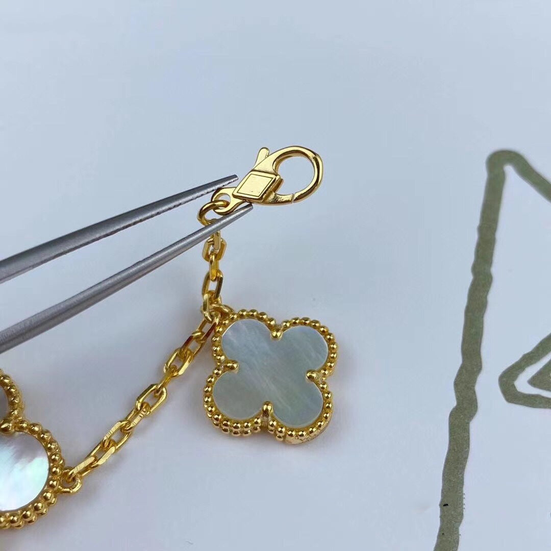 [Kincade Jewelrys] Bracelet en or avec nacre et trèfle magique, 5 motifs