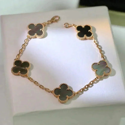 [Kincade Jewelrys] Bracelet en nacre grise à 5 motifs de trèfle