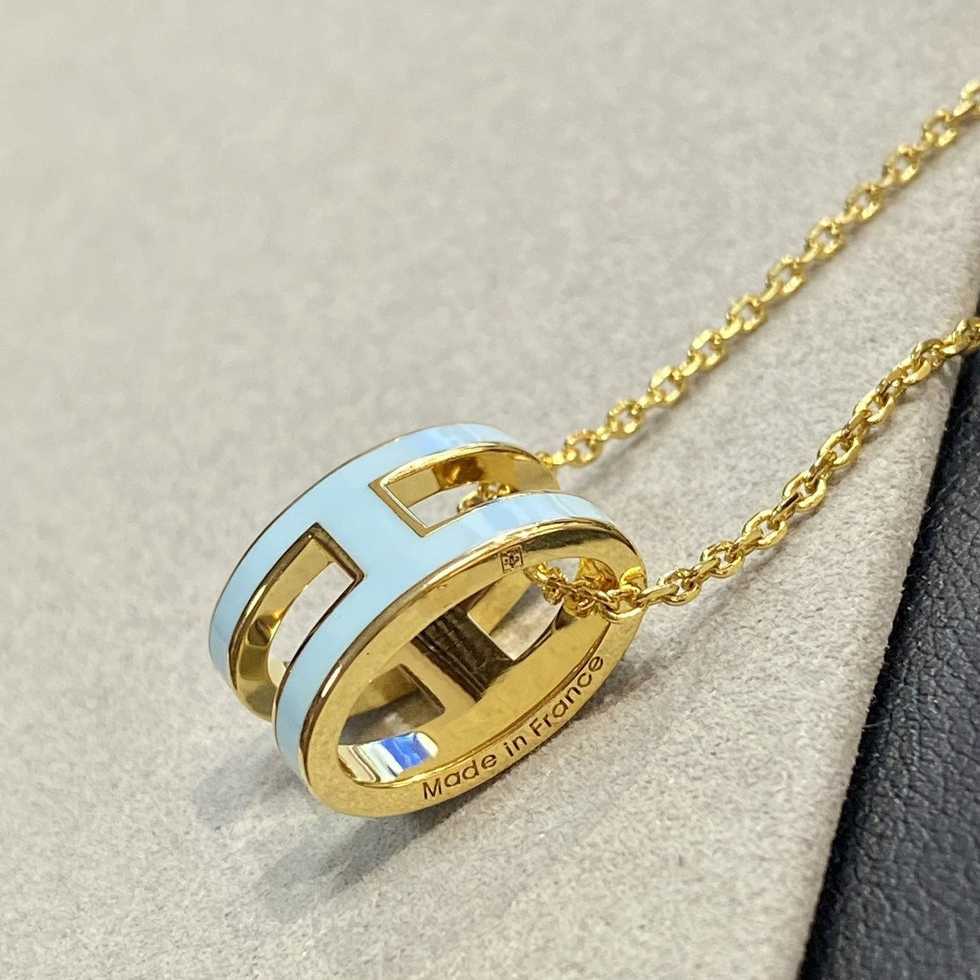 [Kincade Jewelrys] COLLIER POP H BLEU CLAIR