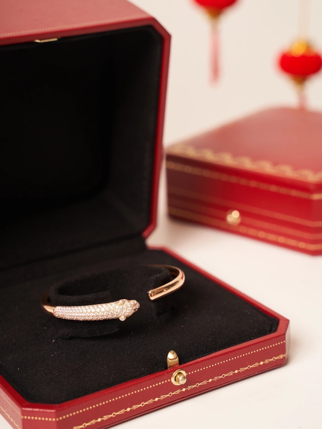 [Kincade Jewelrys] Bracelet ouvert Panthère en or rose et diamants