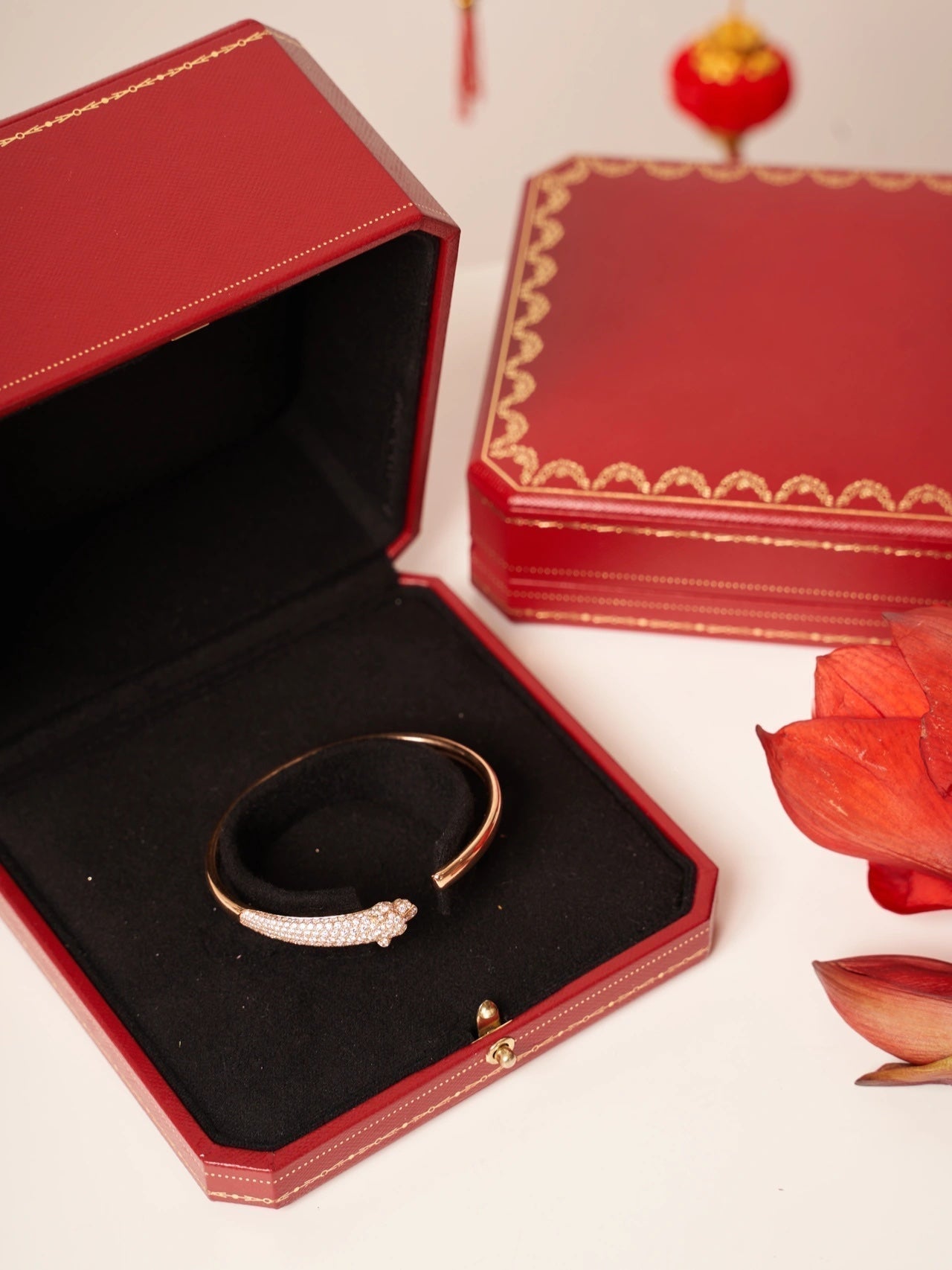 [Kincade Jewelrys] Bracelet ouvert Panthère en or rose et diamants