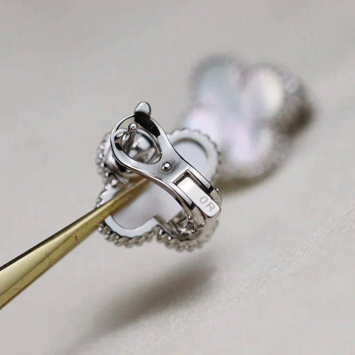 [Kincade Jewelrys]CLOVER MEDIUM 1 MOTIFS BOUCLES D'OREILLES EN NACRE BLANCHE ARGENT